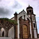 Almendro Nyaraló *
